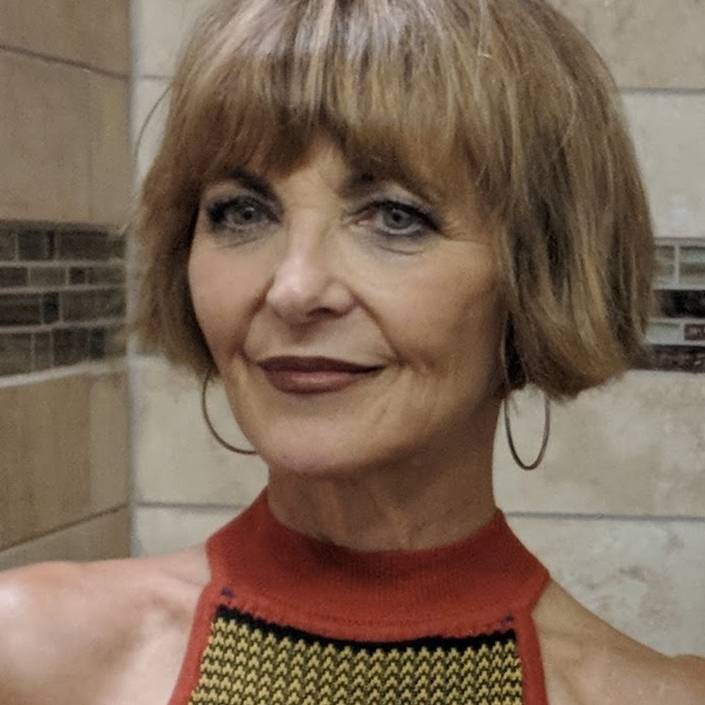 Meet your Posher, Leslie Suarez